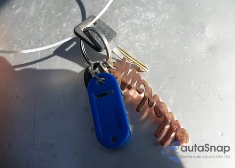 1982 Oldsmobile Cutlass Supreme Brougham z USA, uszkodzony, nr VIN 1G3AM47A6CM477902